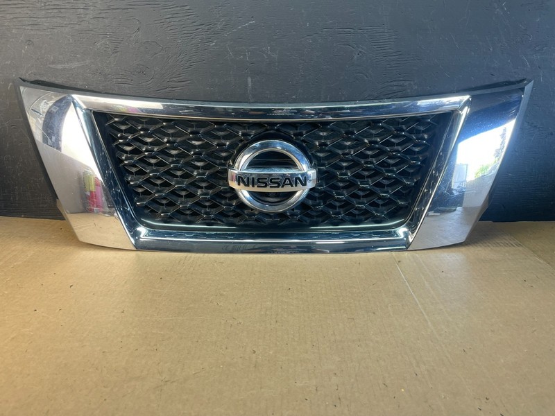 2013 to 2016 PathfinderFront Upper Chrome Camera Grill Grille OEM AD0239 DG
