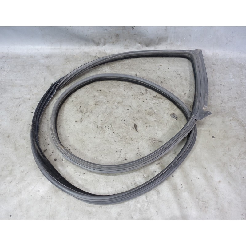 12-17 BMW F13 6-Series Coupe Right Passenger Door Seal Weatherstrip Black OEM