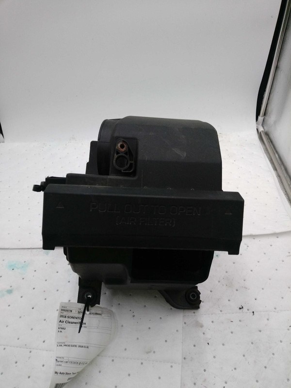 2018 KIA SORENTO 3.3L Air Cleaner Assembly OEM Used 98K Miles 28110C6200