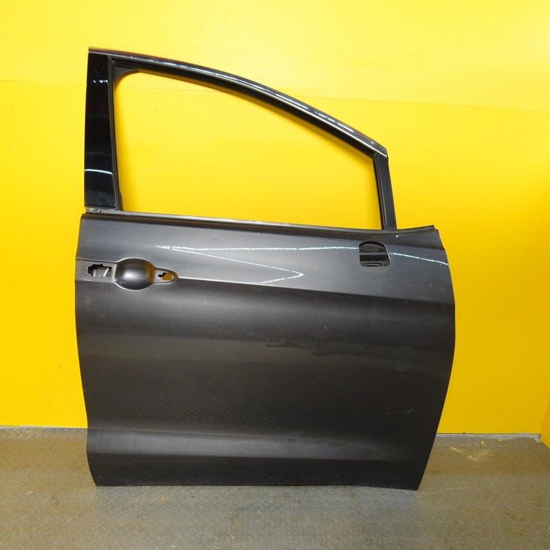 2017-2024 Chrysler Pacifica Front Rh Side Door Shell Oem 68186766aj