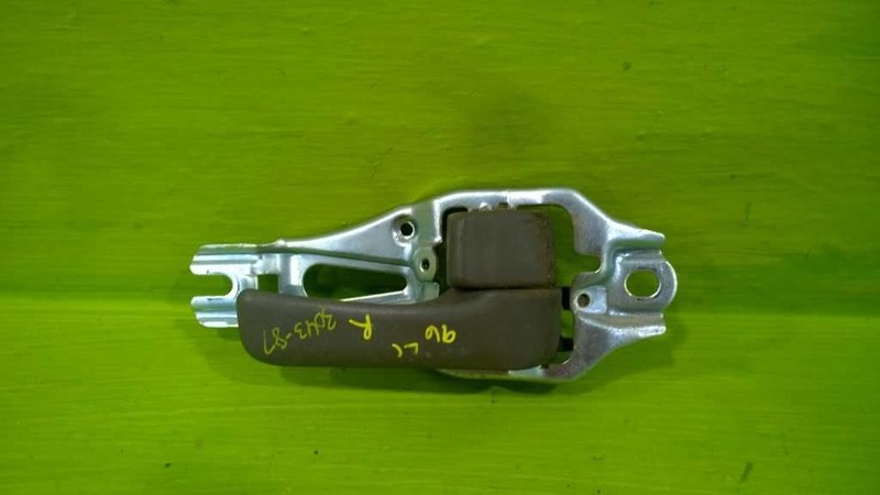 95 96 97 LAND CRUISER PASSENGER RIGHT INTERIOR DOOR HANDLE OEM 3043-87