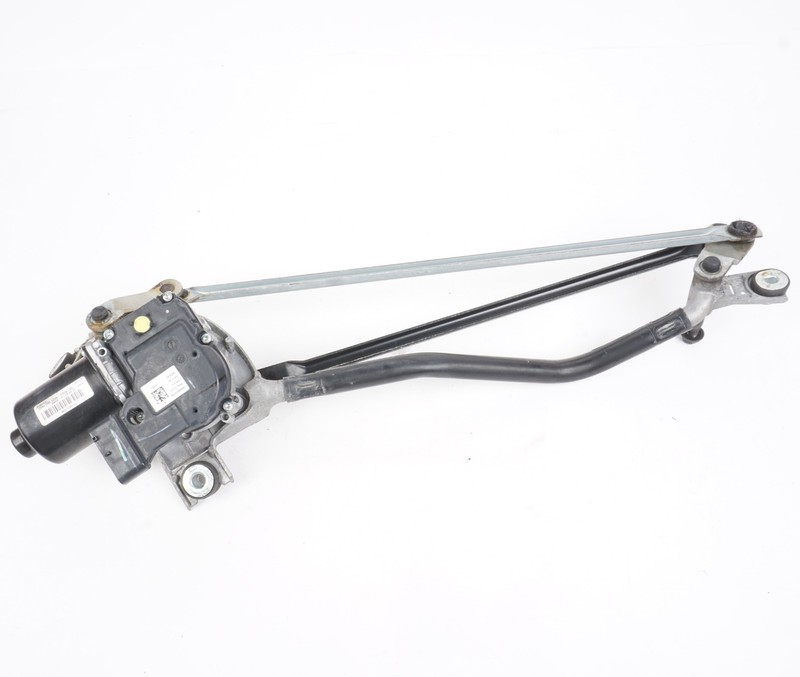 2017 - 2020 Lincoln Continental Front Windshield Wiper Linkage W/ Motor OEM