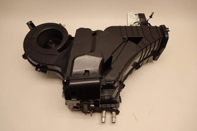 15-20 CHEVY/GMC SUBURBAN REAR A/C CLIMATE HVAC HEATER BLOWER HOUSING BOX OEM