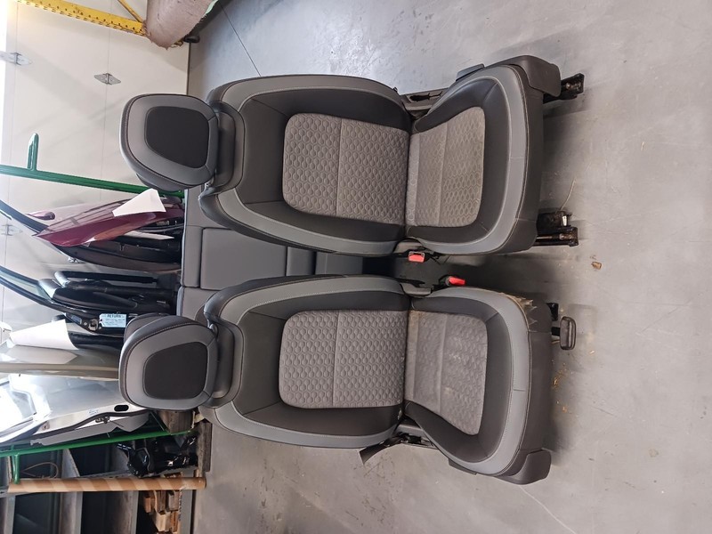 15-'22 CHEVROLET COLORADO Crew Cab complete cloth/vinyl seat set OEM