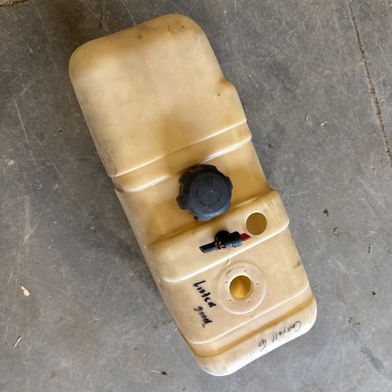 2000’s CLUB CAR Turf 2 Carryall 6 Utility Golf Cart Gas Tank good