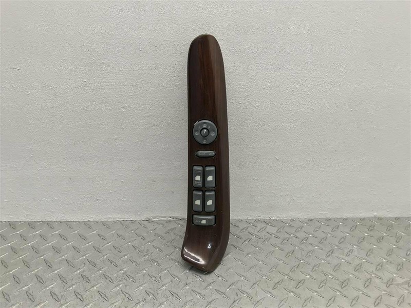 99-00 GMC YUKON DENALI DRIVER MASTER WINDOW LOCK SWITCH WOODGRAIN OEM 19244656