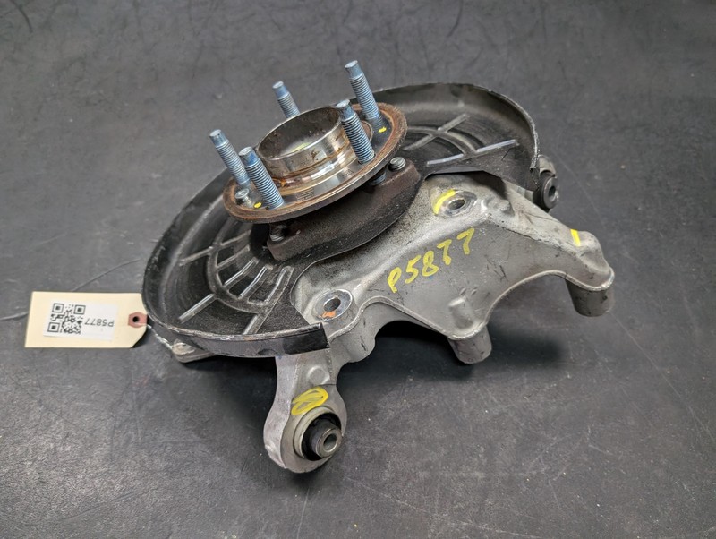Rear Left Suspension Knuckle w/ Hub 2020 Chevrolet Equinox 87825519 2018 - 2024