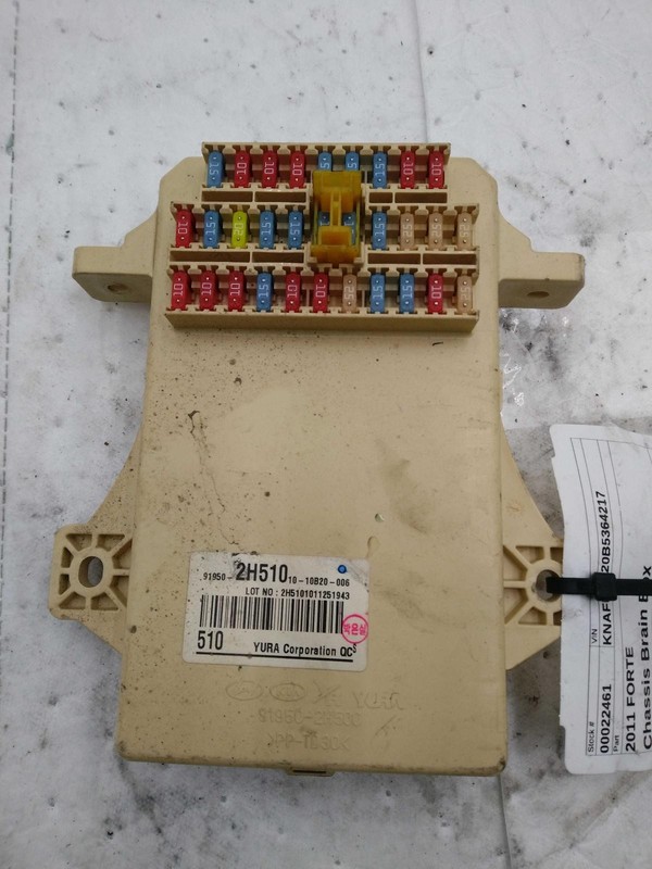 2011 KIA Forte Body Control Module OEM 954001M470 140K Miles Grey