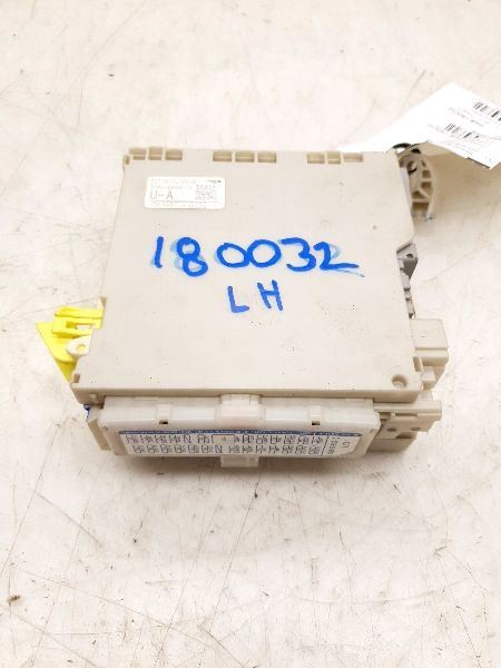 2007 LEXUS LS460 4.6L CABIN FUSE BOX