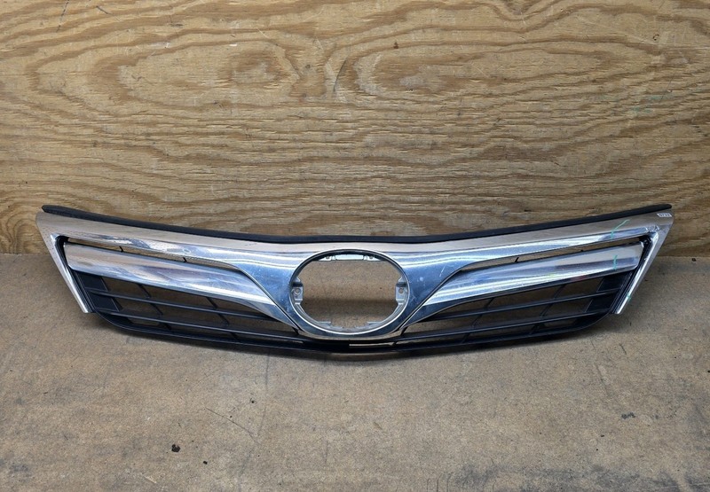 2012 2013 2014 Toyota Camry LE XLE Upper Chrome Grille 53101-06350 OEM