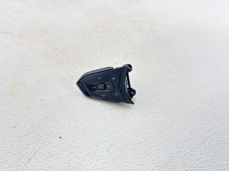 2024 CHEVROLET TRAX STEERING WHEEL RIGHT SIDE AUDIO VOICE CONTROL SWITCH OEM