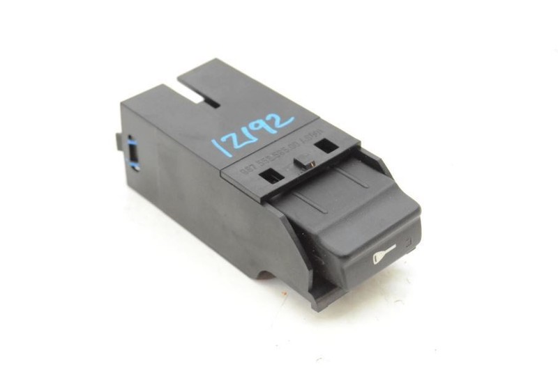 2005-2006 Porsche Boxster 987 2.7L Door Lock Switch 98755259500