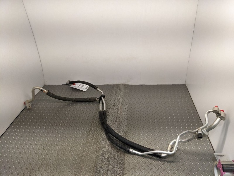 OEM 2020 2021 2022 2023-2025 CHEVY SILVERADO 2500HD AC A/C SUCTION HOSE1180116