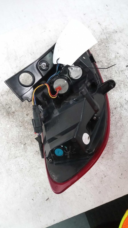 2016-2018 Buick Envision Right Tail Light Assembly White 195599 Used 133K Miles