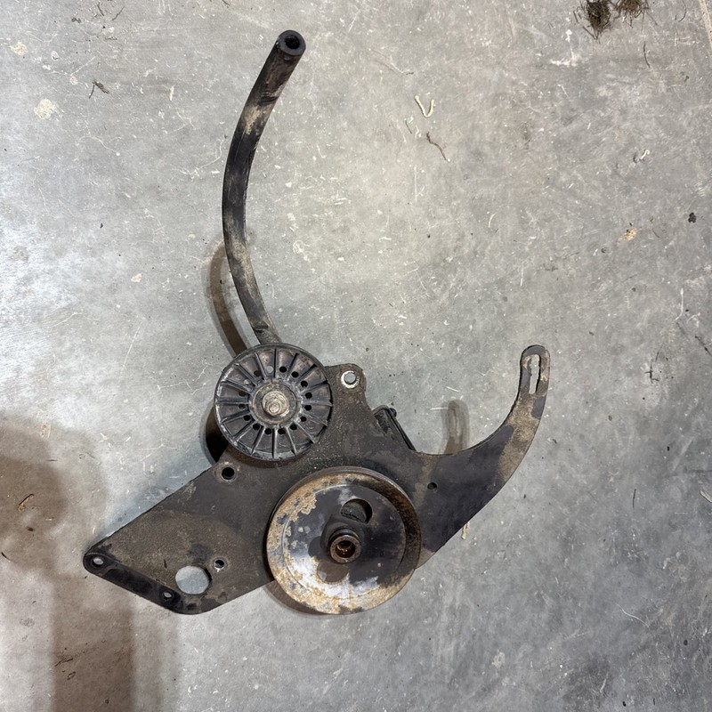 1996 Cushman TrucksterDaihatsu 327 Engine 898632B steering pump Front Bracket