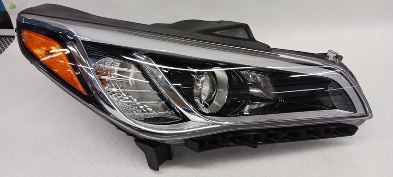 15-'17 HYUNDAI SONATA Right passenger headlight halogen OEM Grade A!