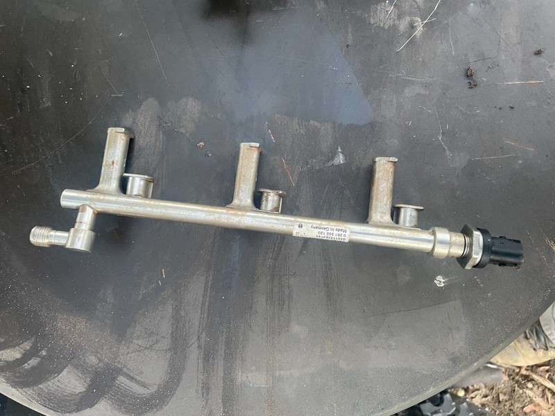 10-20 JAGUAR XF F TYPE XJ XK F PACE LR4 ROVER OEM 3.0 RIGHT FUEL INJECTOR RAIL