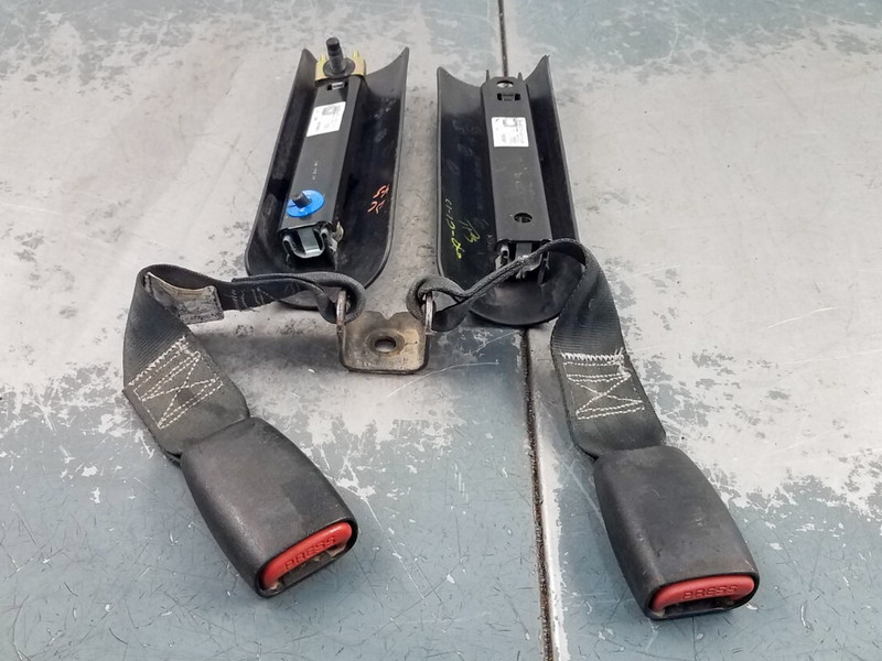 2006 Jeep Wrangler TJ Rubicon 4x4 Adjuster Seat Belt Turning Loop Set #1793 M2