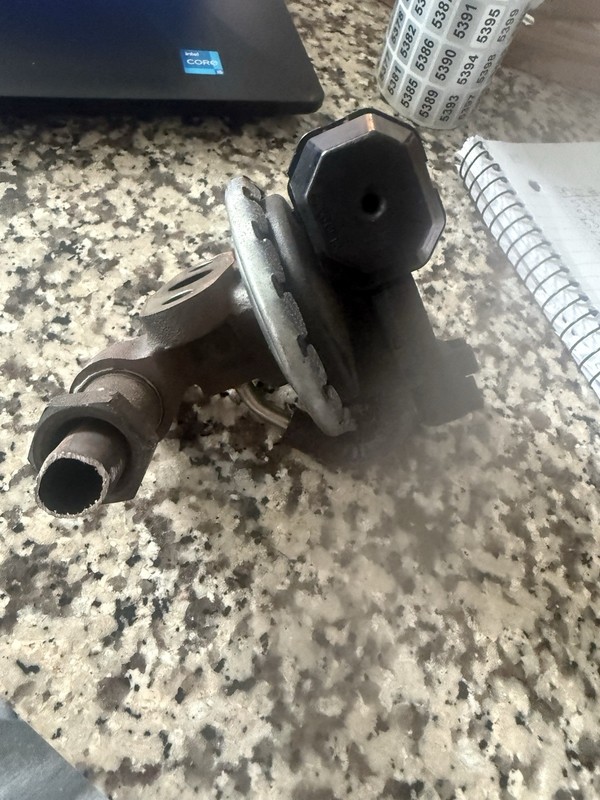 2006 GRAND MARQUIS 4.6L EGR ValveOEM
