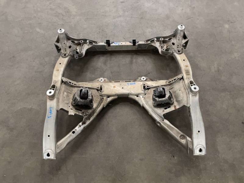 17-19 BMW G30 540i 530i Front Crossmember Subframe Engine Cradle RWD 1401 OEM
