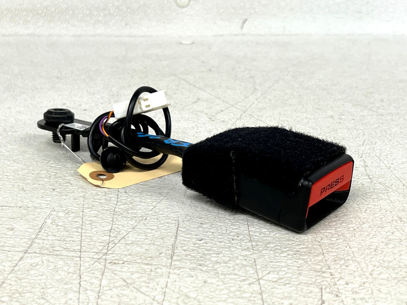⭐2014-2024 MINI COOPER FRONT RIGHT SIDE SEAT BELT BUCKLE ASSEMBLY OEM LOT2613