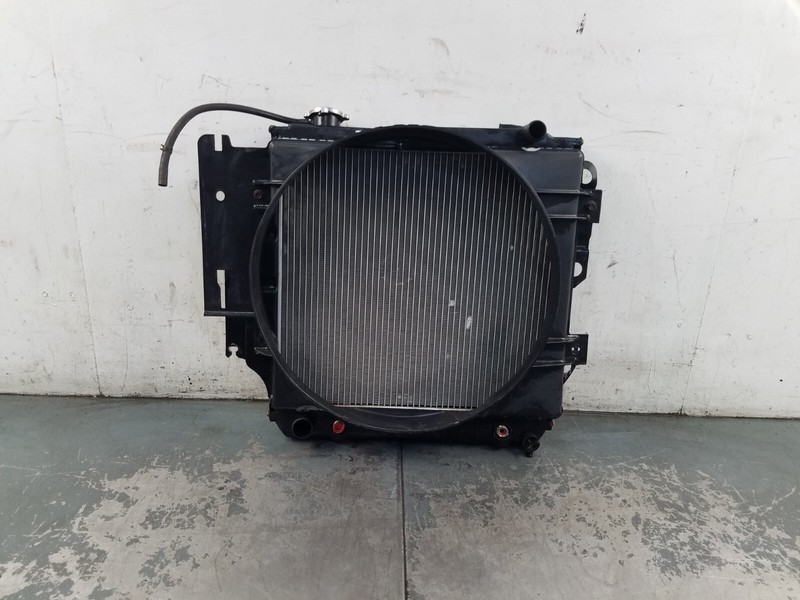 2005 Jeep Wrangler TJ Rubicon 4x4 Radiator / Shroud #8311 VV3
