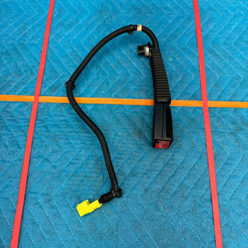 2011–2016 Hyundai Equus Front Left Seat Belt Assembly OEM 888303N092RY