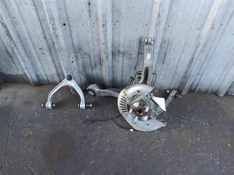17-19 Jaguar F-Pace Range Rover Velar Left Front Suspension Spindle Knuckle Set
