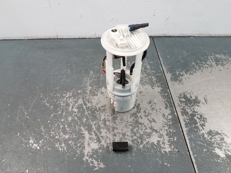 2006 Jeep Wrangler TJ Rubicon 4x4 Fuel Pump / Sending Unit #0921 Q7