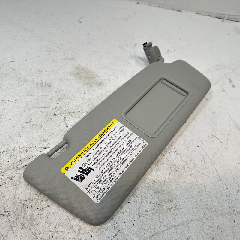 2013-16 AUDI A4 FRONT PASSENGER SIDE UPPER ROOF SUN VISOR SUNVISOR W/ MIRROR OEM