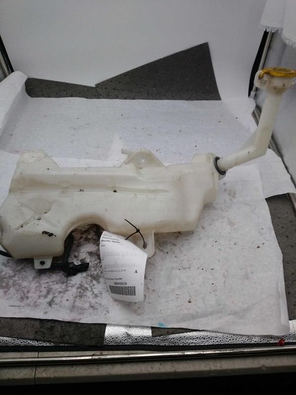 2019 Chrysler Pacifica Washer Fluid Reservoir OEM 3.6L Black 627542 87K Miles