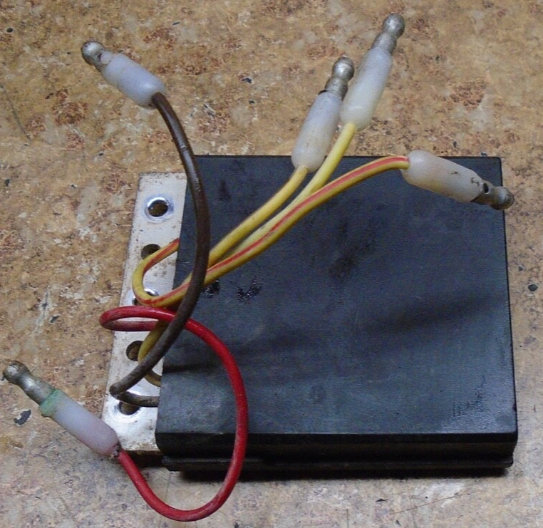 2001 Polaris Magnum 325 4X4 ATV Electrical Voltage Regulator Rectifier Box Unit