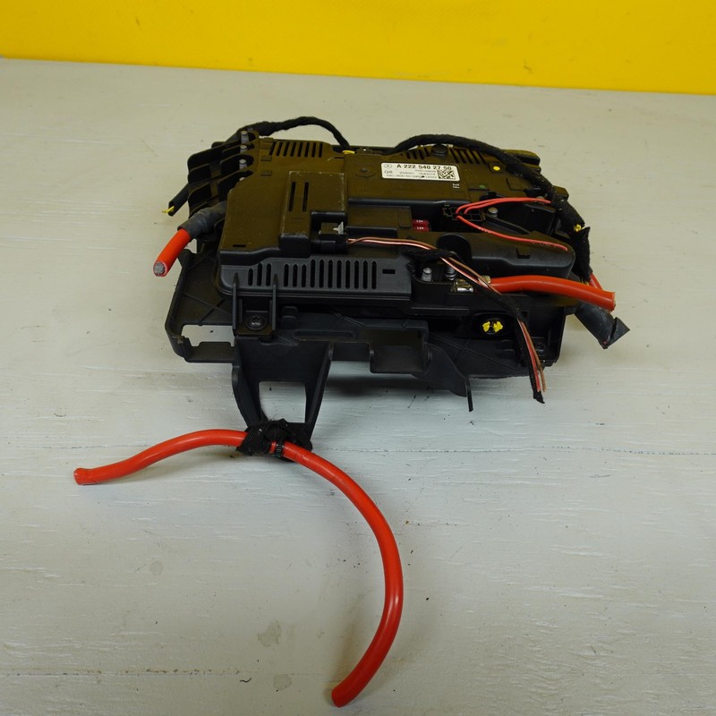 2013-2017 MERCEDES S550 W222 REAR TRUNK FUSE RELAY JUNCTION BOX OEM 2225402750