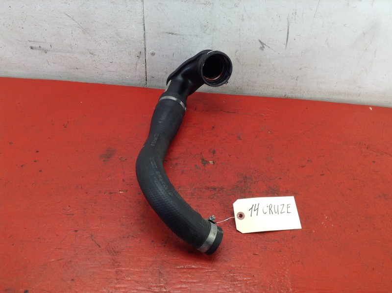 11-16 CHEVROLET CRUZE 1.4L INTERCOOLER INLET AIR HOSE OEM