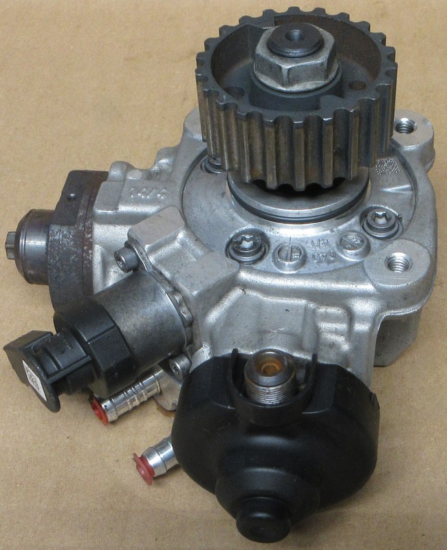 2012-2015 OEM AUDI VW 3.0L TDI BOSCH HIGH PRESSURE DIESEL FUEL PUMP 0445010640