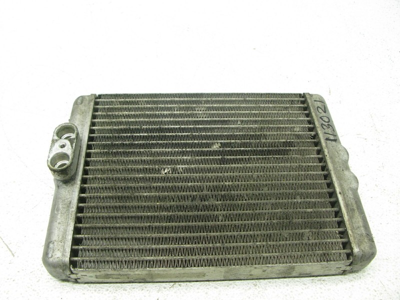 07-13 BMW X5 4.8L 4.4L N62 LEFT DRIVER ENGINE OIL COOLER RADIATOR OEM 113021