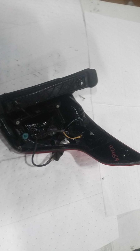 2013 Ford Explorer Left Tail Light Assembly - White - Used - 519672