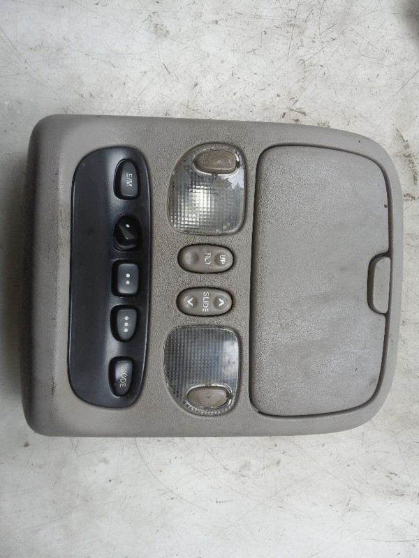01 TOYOTA SEQUOIA LIMITED FRONT OVERHEAD ROOF CONSOLE WITH SUNROOF TRIP METER
