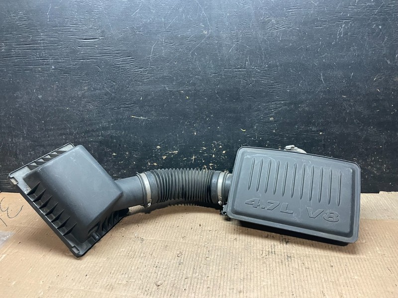 2005 - 2007 Jeep Grand Cherokee 4.7L V8 Engine Air Intake Resonator Y6298 DG