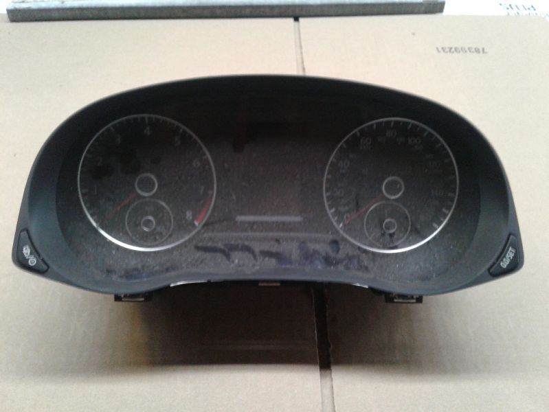 13-14 PASSAT Speedometer Cluster MPH US Market Option 9Q5