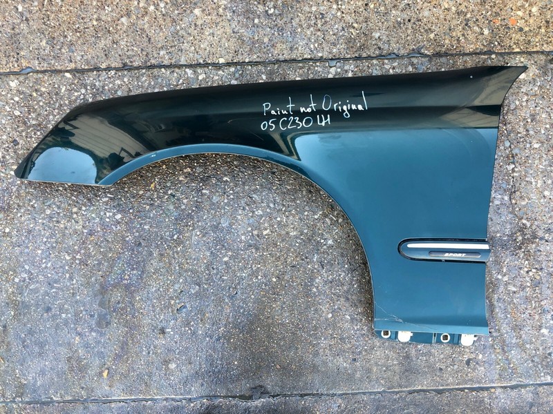 01-07 Mercedes W203 C-class FRONT LEFT FENDER WING Green OEM