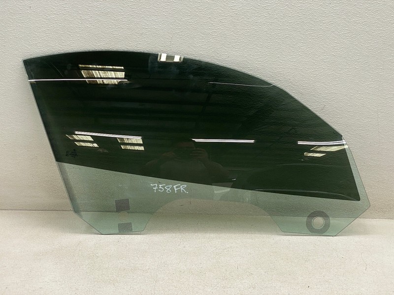 2009-2016 BMW Z4 FRONT RIGHT PASSENGER SIDE WINDOW GLASS OEM LOT758