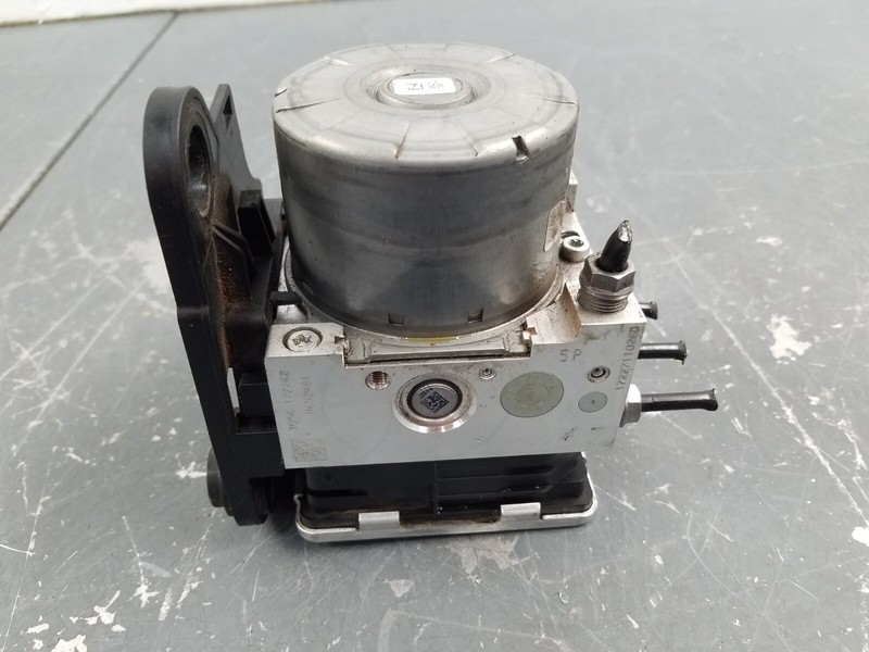 2018 Audi RS3 8V Quattro ABS Brake Pump Module #02172 S6