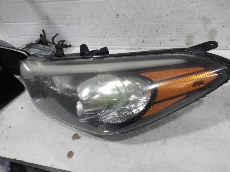 2015 KIA FORTE Left Headlight Assembly White OEM 455183, 107K Miles