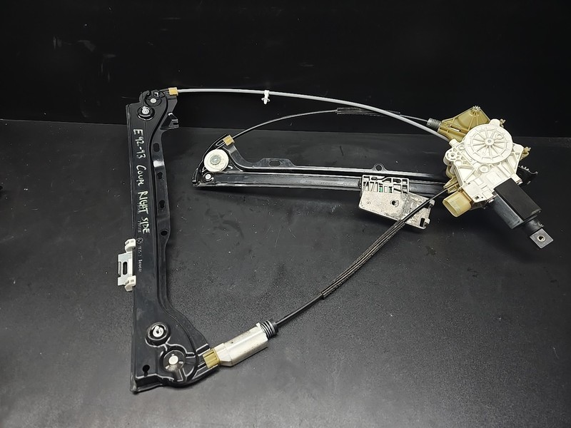 BMW OEM E92 E93 FRONT RIGHT WINDOW REGULATOR TRACK AND MOTOR ACTUATOR DRIVE