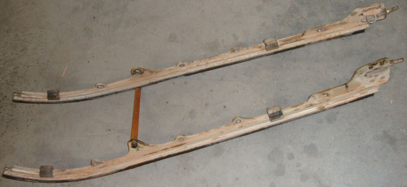 1985 Snowmobile Yamaha XL540 SRV 540 XL-V SR-V Left Right Slide Rail Runner Skid
