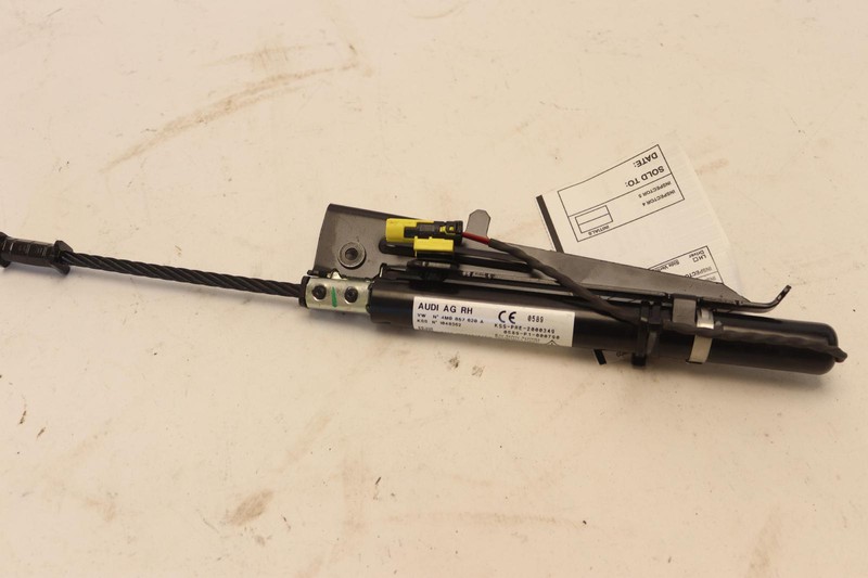 2017-2023 AUDI Q7 SQ7 FRONT RIGHT PASSENGER SIDE SEAT BELT PRETENSIONER OEM