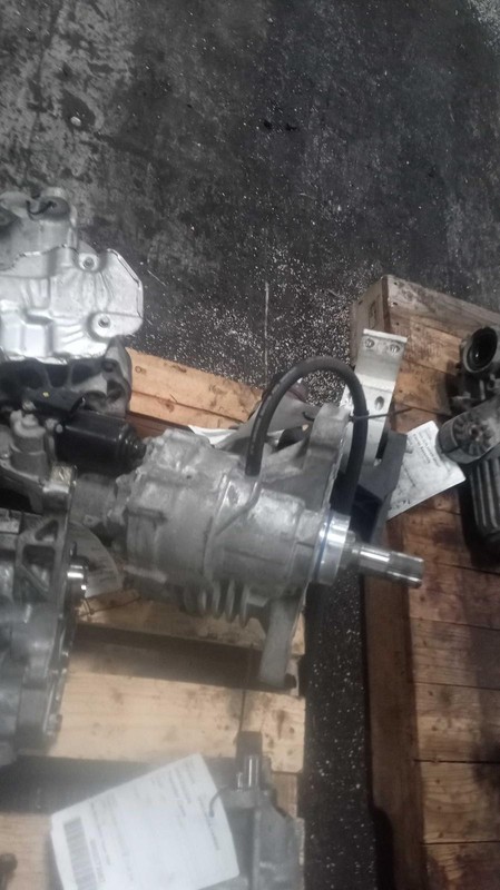 2019 GMC Acadia Transfer Case Assembly 4WD OEM 88k Miles Warranty NJ25-16272