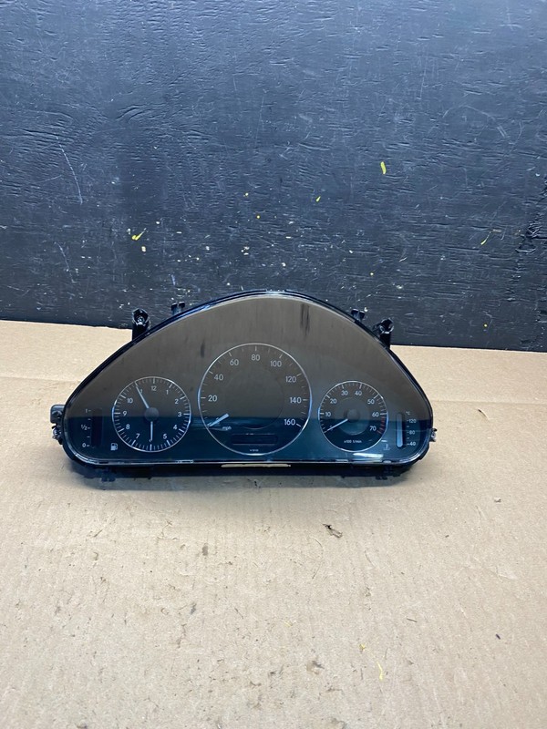 2006 Mercedes E350 Instrument Cluster Speedometer Gauge P5415 DG