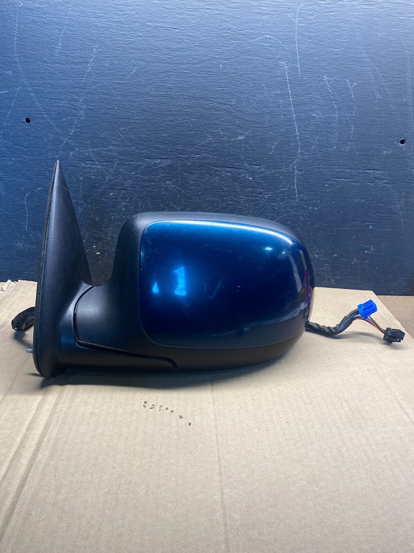 2003-2006 Chevrolet Tahoe Suburban Left Driver LH Turn Door Mirror OEM AE2168 DW